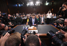 Mark Zuckerberg au Congrès : déstabilisé malgré un solide coaching