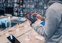 Un iPad en surchauffe dans une boutique d’Apple à Amsterdam