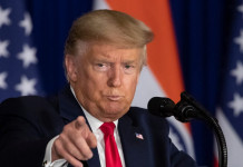 Tollé sur la décision de Facebook de permettre au journal de droite The Daily Caller de figurer dans la liste de ses partenaires en vérification des faits